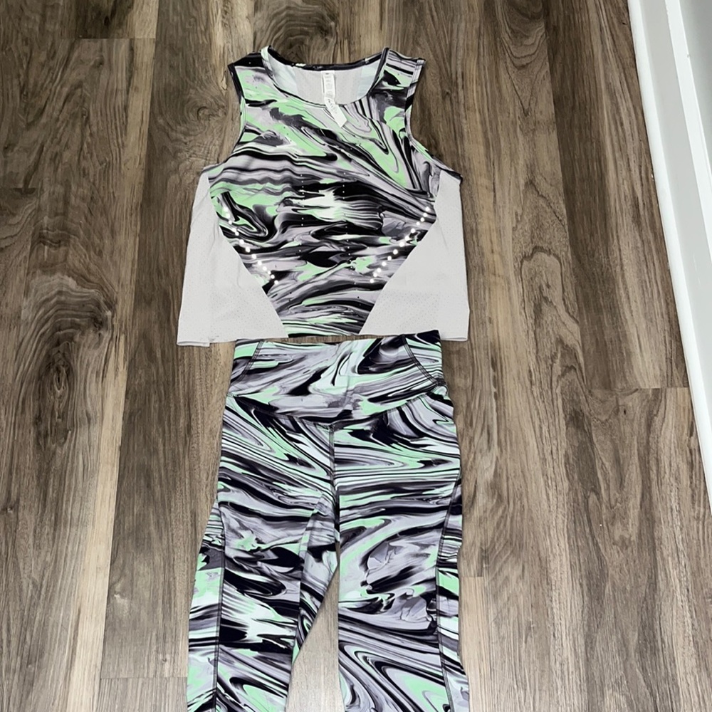 Lululemon Print Green and a black Swirl Pants Leggings 4